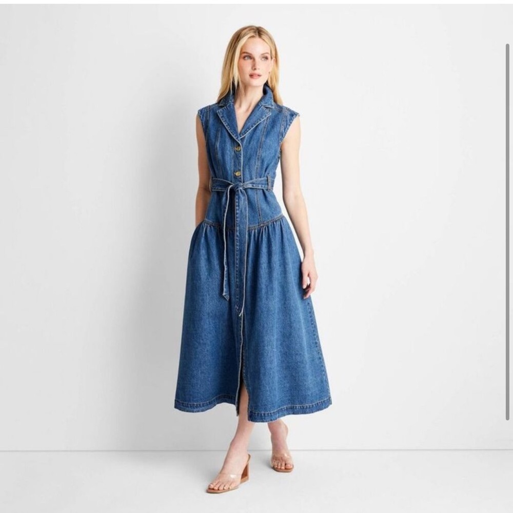 NWT Gorgeous Denim Dress with Sash Size 6